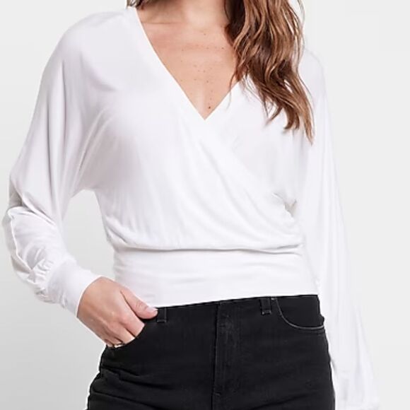 Express NWT crossover top, deep v-neck front & back, light celery green L - Picture 5 of 11